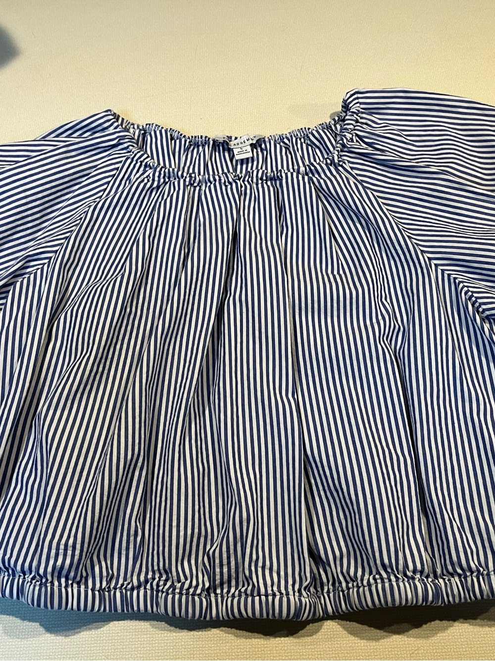 Striped Blue/White Crop Top w/Puff Sleeves Drawstring Waist Nautical Like New L